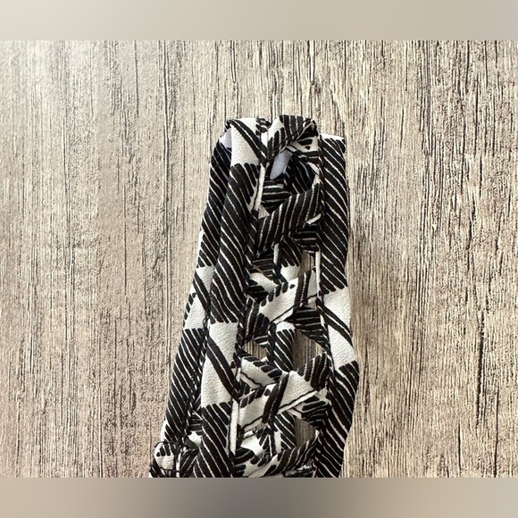 H&M Sheer Black and White Patterned Tank Top Size XS - Picture 4 of 6